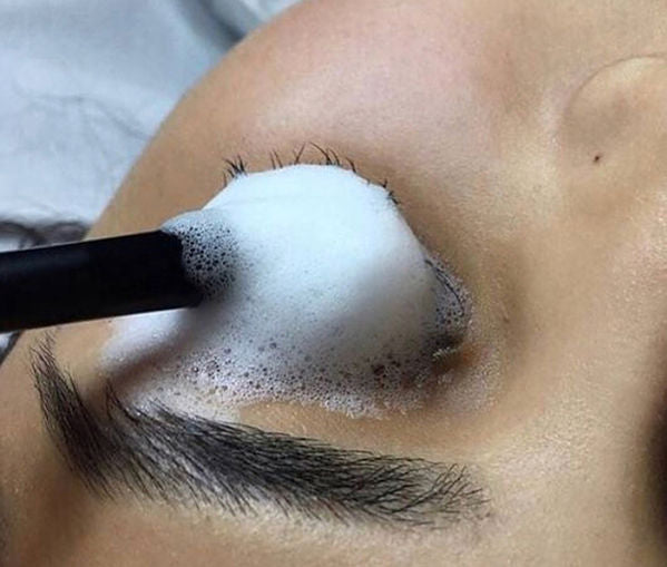 Lash Bath Wash your lashes correctly to maintain retention